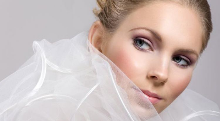 De Ce Sa Apelezi La Un Make Up Artist Pentru Machiajul De Nunta